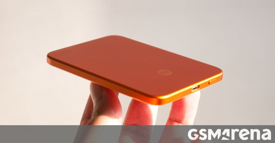 Xiaomi UltraThin Magnetic Power Bank 5000 15W Reviewed